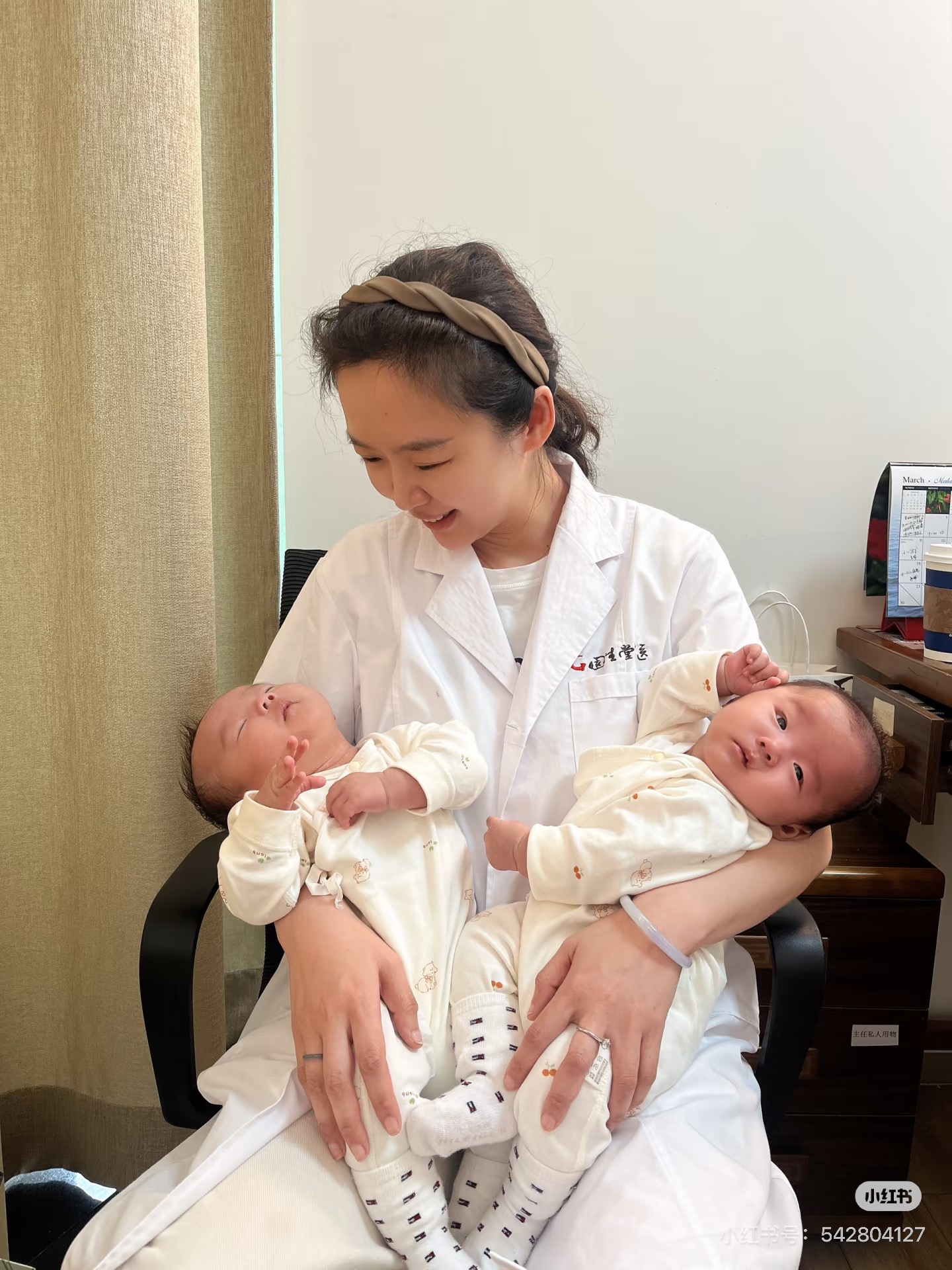After three failed IVF cycles, she started acupuncture support before transferring her final two embryos. Two months later, she achieved a successful twin pregnancy and welcomed both babies.