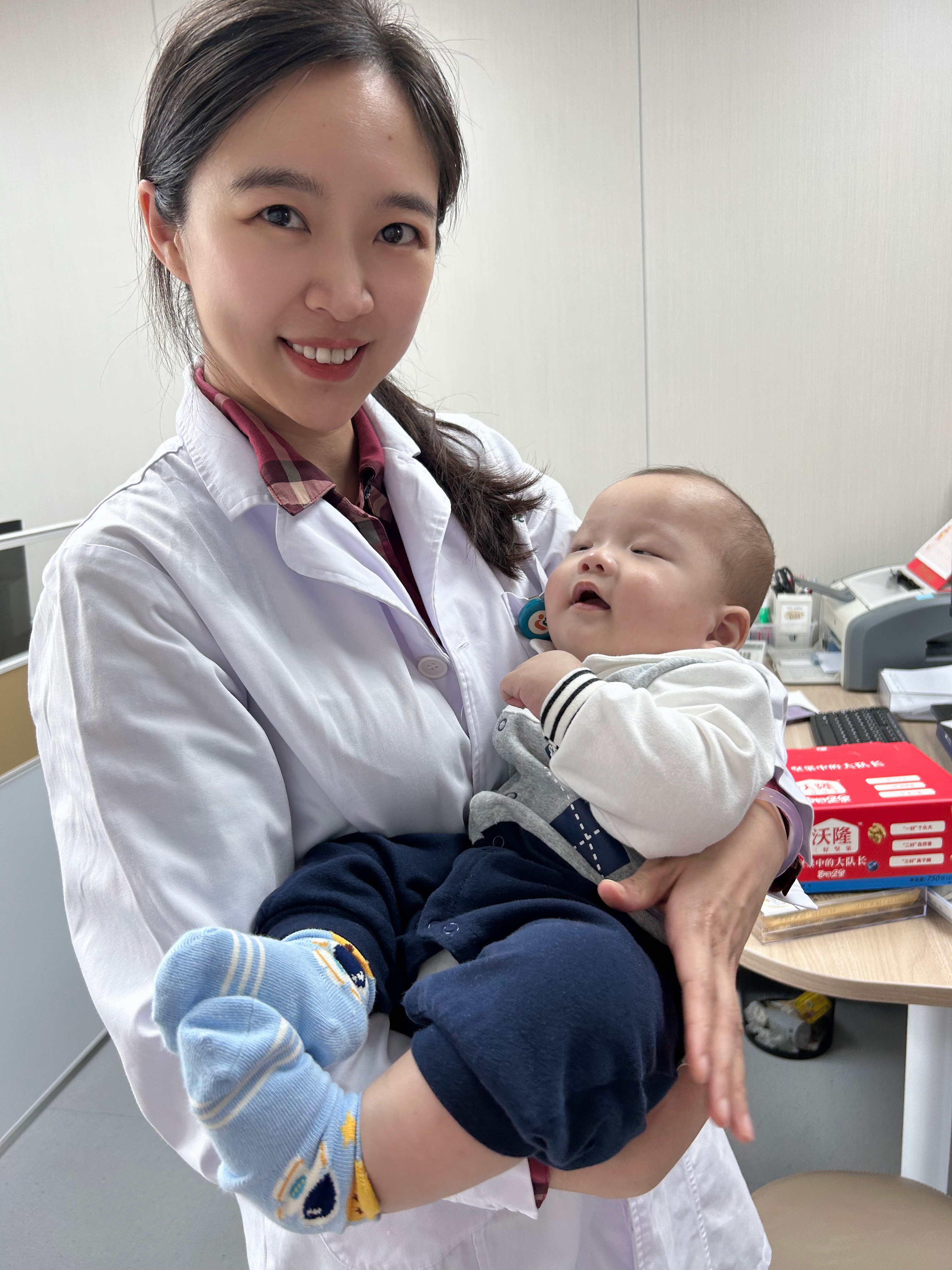 After repeated implantation failure, she added acupuncture to support uterine receptivity during IVF. Her next transfer led to a successful pregnancy.